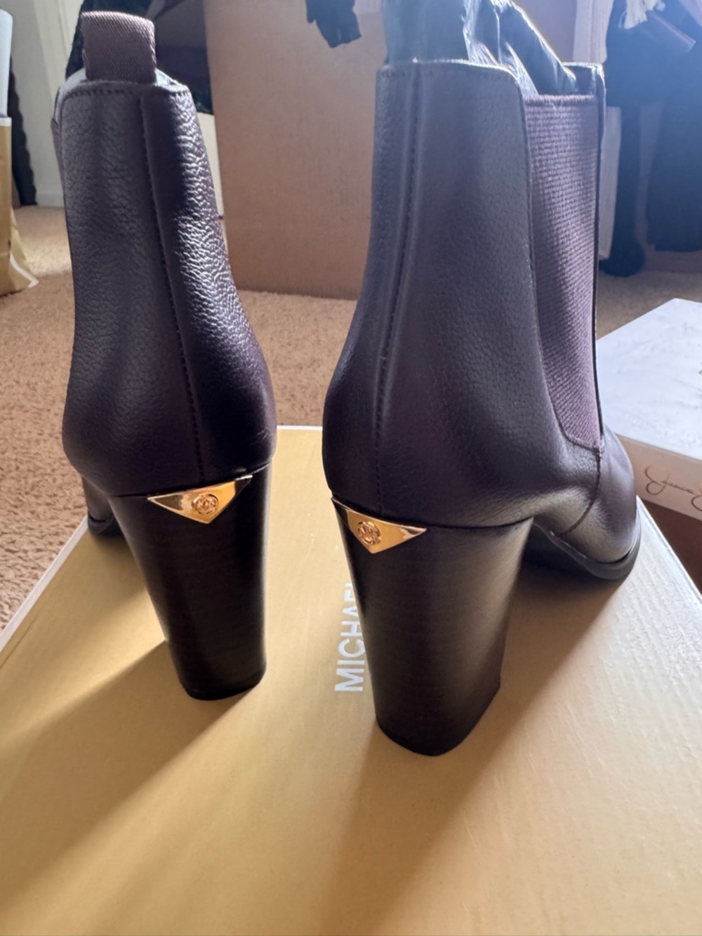 Michael Kors Barolo Leather Ankle Booties. Sold out color. - Picture 5 of 7